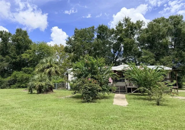 Manufactured home for sale at 230 E Rodgers Blvd, CHIEFLAND, FL 32626 | MLS# GC543200