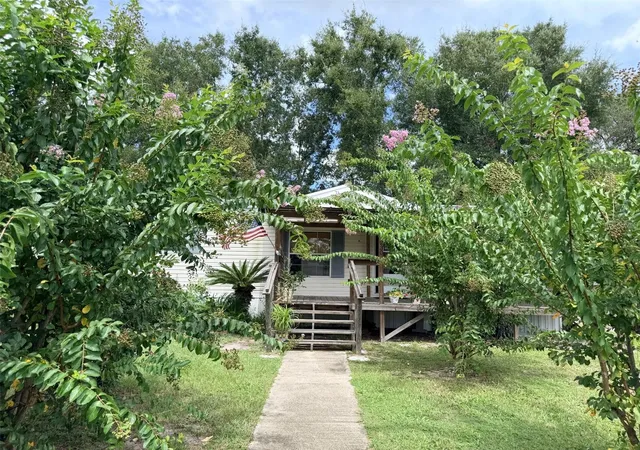 Photo 3 of Manufactured home for sale at 230 E Rodgers Blvd, Chiefland, FL 32626 | MLS# GC543200 | Listing updated on 2026-09-29