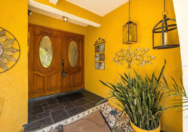 Photo 3 of Single family home for sale at 11555 Pine St, Seminole, FL 33772 | MLS# W7889145 | Listing updated on 2026-09-03