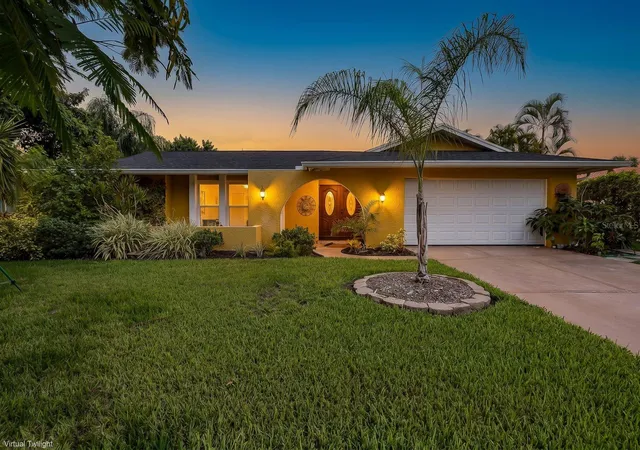 Photo 4 of Single family home for sale at 11555 Pine St, Seminole, FL 33772 | MLS# W7889145 | Listing updated on 2026-09-03