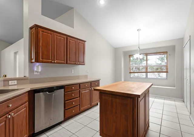 Photo 3 of Single family home for sale at 10420 Springrose Dr, Tampa, FL 33626 | MLS# TB8544950 | Listing updated on 2026-09-08