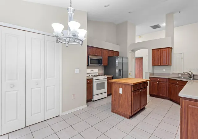 Photo 4 of Single family home for sale at 10420 Springrose Dr, Tampa, FL 33626 | MLS# TB8544950 | Listing updated on 2026-09-08