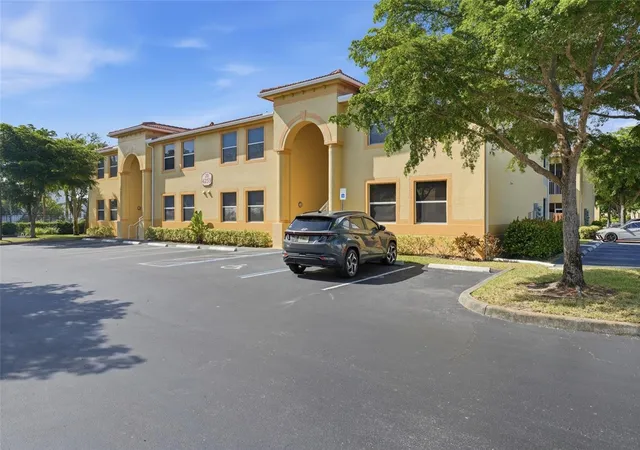 Photo 27 of Condo for sale at 4259 Bellasol Cir #2013, Fort Myers, FL 33916 | MLS# C7530300 | Listing updated on 2026-09-03