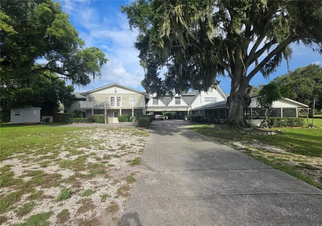 Photo 1 of Mansion for sale at 201 Lake Bonny Dr E, Lakeland, FL 33801 | MLS# TB8545011 | Listing updated on 2026-09-03