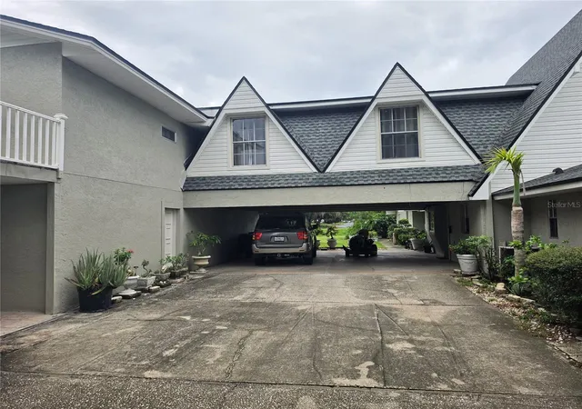 Photo 3 of Mansion for sale at 201 Lake Bonny Dr E, Lakeland, FL 33801 | MLS# TB8545011 | Listing updated on 2026-09-03