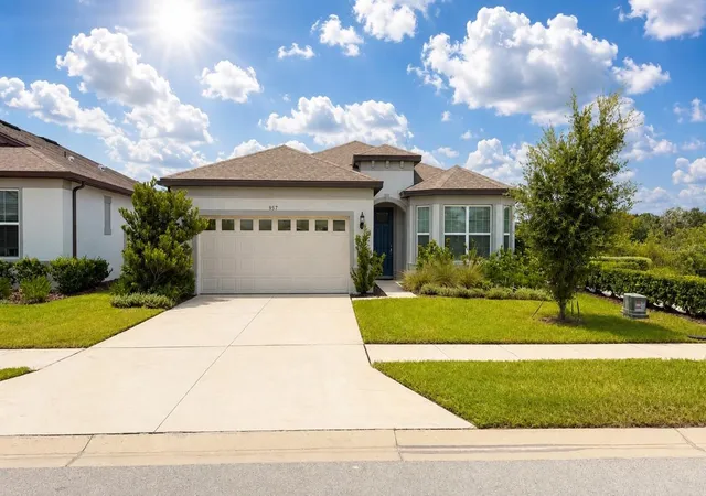 Photo 1 of Single family home for sale at 957 Silverlake Blvd, Lake Alfred, FL 33850 | MLS# O6438712 | Listing updated on 2026-09-03