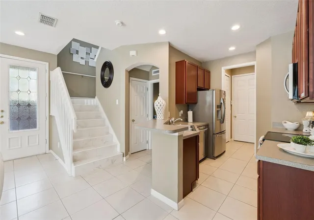 Photo 2 of Townhouse for sale at 7506 Cranes Crk Ct #30, Winter Park, FL 32792 | MLS# S5156844 | Listing updated on 2026-09-03