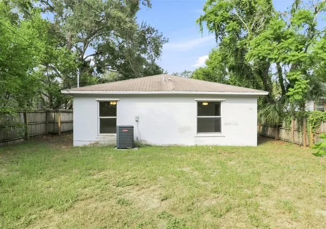Photo 3 of Single family home for sale at 2324 Oakdale St S, Saint Petersburg, FL 33705 | MLS# O6438731 | Listing updated on 2026-10-01