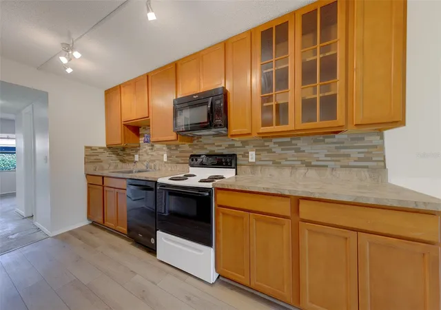 Photo 2 of Condo for sale at 5090 Bay St Ne #124, Saint Petersburg, FL 33703 | MLS# TB8545062 | Listing updated on 2026-09-03