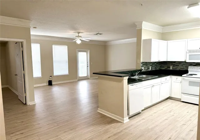 Photo 4 of Condo for sale at 8842 Villa View Cir #307, Orlando, FL 32821 | MLS# O6438772 | Listing updated on 2026-09-03