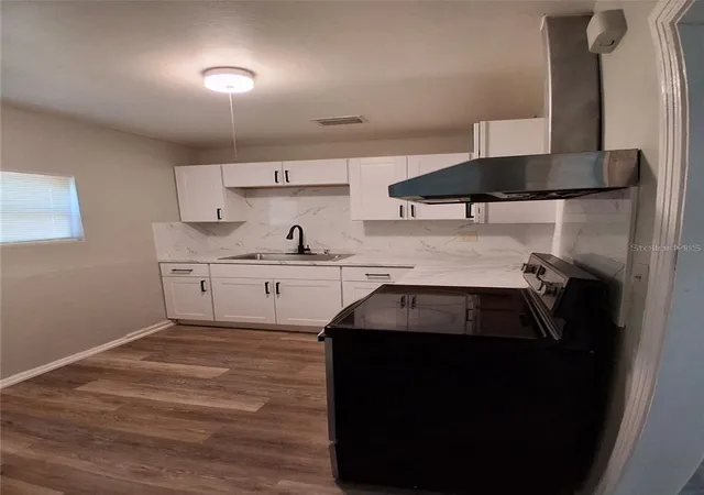 Photo 3 of House for sale at 506 N Macdill Ave, Tampa, FL 33609 | MLS# TB8545105 | Listing updated on 2026-09-04