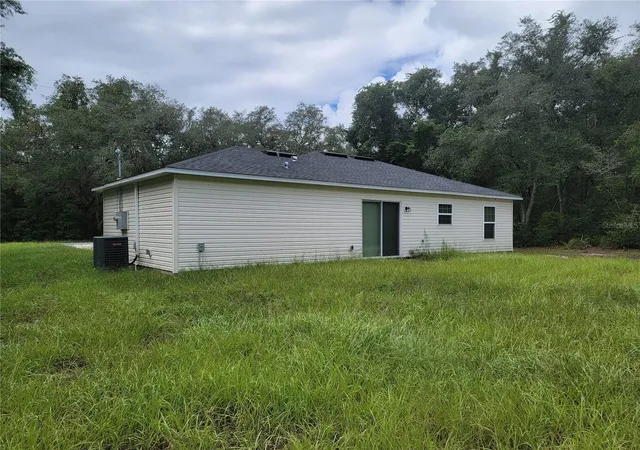 Photo 3 of Single family home for sale at 77 Fisher Way Crse, Ocklawaha, FL 32179 | MLS# OM731612 | Listing updated on 2026-09-03