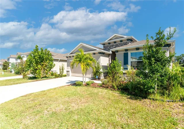 Photo 4 of Single family home for sale at 2247 Midnight Pearl Dr, Sarasota, FL 34240 | MLS# TB8545162 | Listing updated on 2026-09-08