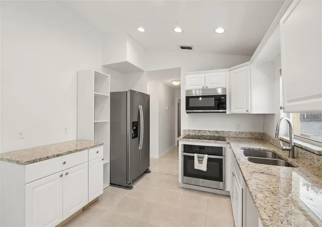 Photo 2 of Single family home for sale at 605 Tamarin Ln, Kissimmee, FL 34759 | MLS# O6438836 | Listing updated on 2026-10-02