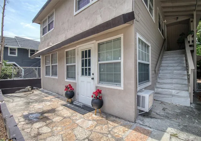 Photo 2 of House for sale at 206 E Ida St, Tampa, FL 33603 | MLS# TB8545206 | Listing updated on 2026-09-08