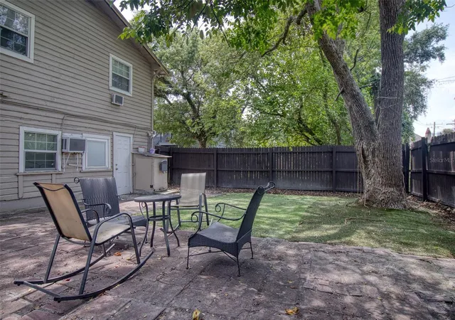 Photo 3 of House for sale at 206 E Ida St, Tampa, FL 33603 | MLS# TB8545206 | Listing updated on 2026-09-08
