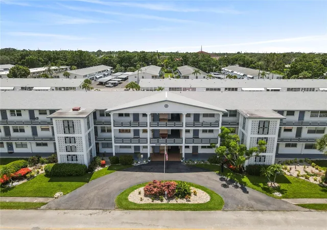 Photo 1 of Condo for sale at 6000 20th Street N #123, Saint Petersburg, FL 33714 | MLS# O6438880 | Listing updated on 2026-09-03
