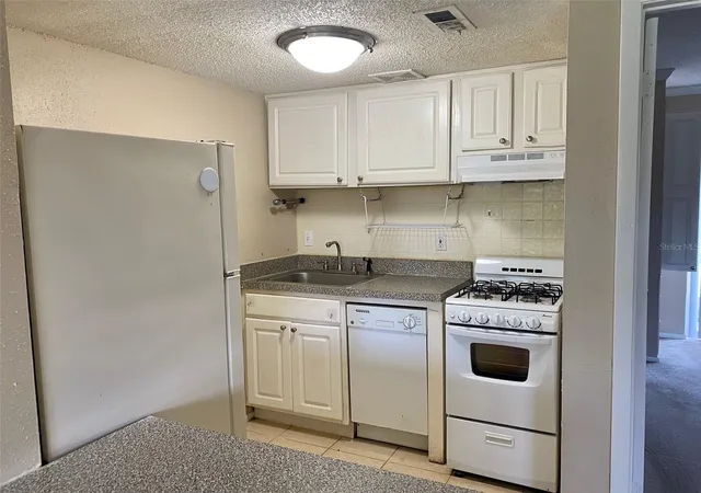 Photo 4 of Condo for sale at 131 Water Front Way #230, Altamonte Springs, FL 32701 | MLS# O6438890 | Listing updated on 2026-09-03