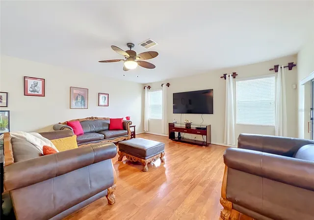 Photo 3 of Townhouse for sale at 3514 Rodrick Cir, Orlando, FL 32824 | MLS# O6438895 | Listing updated on 2026-09-03