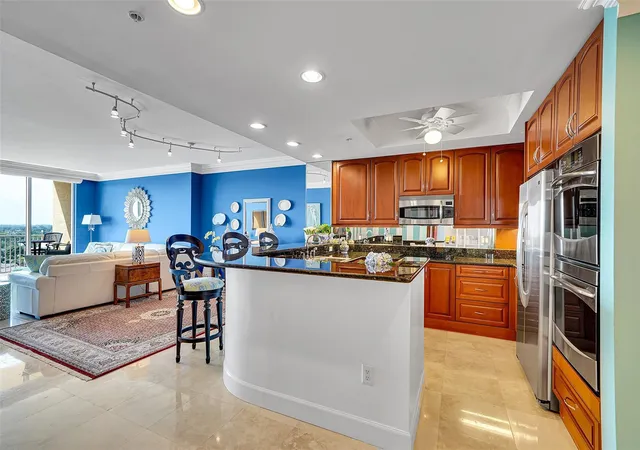 Listing Photo 4 - Condo for sale in building located at 821 N Riverside Dr, Pompano Beach, FL 33062 - Unit #Ph2