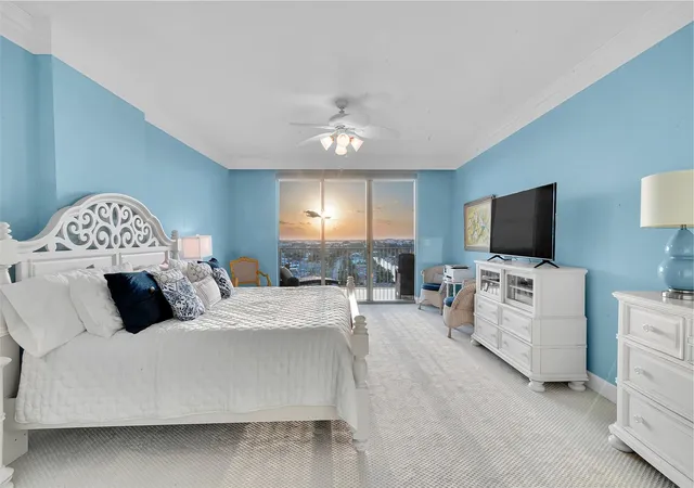 Listing Photo 5 - Condo for sale in building located at 821 N Riverside Dr, Pompano Beach, FL 33062 - Unit #Ph2