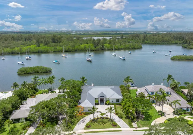 Photo 2 of Single family home for sale at 3937 Indian River Dr E, Vero Beach, FL 32963 | MLS# R11049683 | Listing updated on 2026-10-01