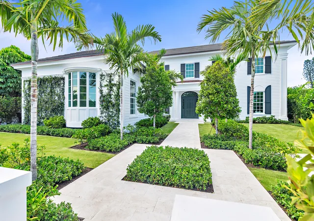Photo 3 of Sale Pending at 205 Gray St, West Palm Beach, FL 33405 | MLS# R11071006 | Listing updated on 2026-10-06