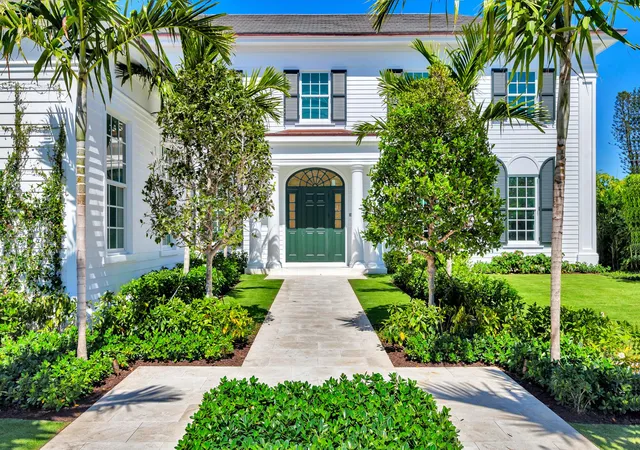 Photo 3 of Sale Pending at 205 Gray St, West Palm Beach, FL 33405 | MLS# R11071006 | Listing updated on 2026-10-06