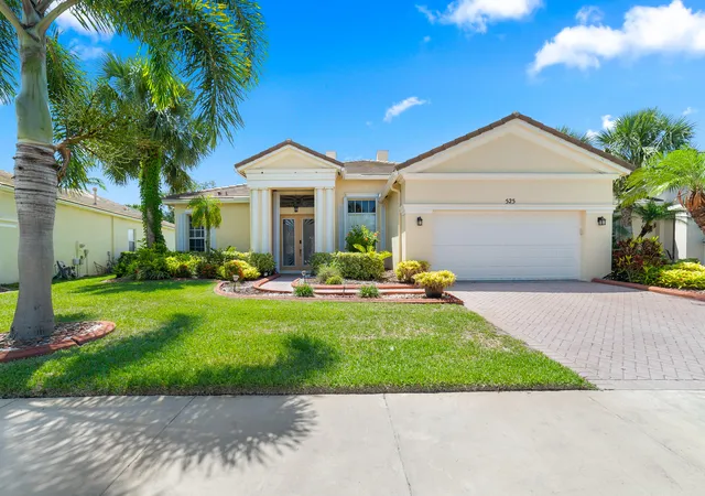 Photo 1 of Single family home for sale at 525 Sw Lake Manatee Way, Port St Lucie, FL 34986 | MLS# R11093105 | Listing updated on 2026-09-14