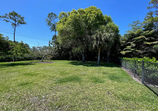 Photo 3 of Single family home for sale at 103 Squire Dr, Wellington, FL 33414 | MLS# R11098422 | Listing updated on 2026-09-23