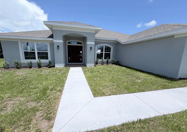 Photo 2 of Single family home for sale at 5801 Nw Dana Cir, Port Saint Lucie, FL 34986 | MLS# R11111425 | Listing updated on 2026-09-14