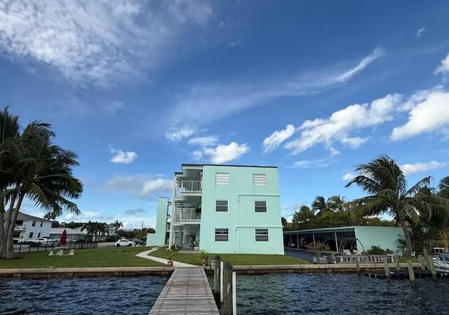 Photo 3 of Condo for sale at 219 Lakeview 102 Ave #102, Lantana, FL 33462 | MLS# R11111496 | Listing updated on 2026-09-23