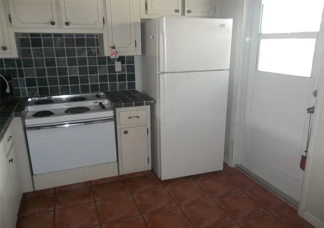 Photo 3 of Condo for sale at 1893 S Ocean Dr #302, Hallandale Beach, FL 33009 | MLS# F10446401 | Listing updated on 2026-09-14