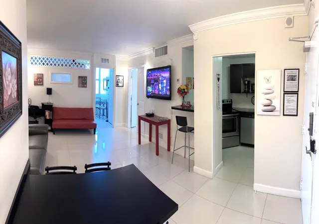 Photo 4 of Condo for sale at 4040 Galt Ocean Dr #805, Fort Lauderdale, FL 33308 | MLS# F10368125 | Listing updated on 2026-09-16