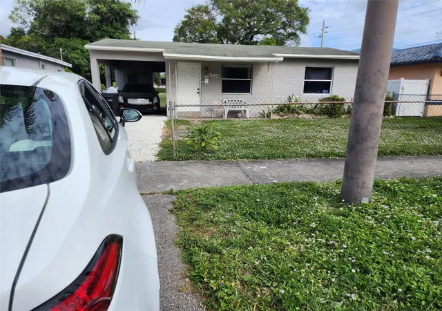 Photo 1 of Sale Pending at 905 Nw 5th St, Fort Lauderdale, FL 33311 | MLS# F10412197 | Listing updated on 2026-09-15
