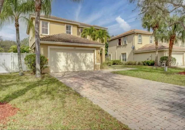 Photo 3 of Single family home for sale at 5012 Victoria Cir, West Palm Beach, FL 33409 | MLS# R11053704 | Listing updated on 2026-10-07