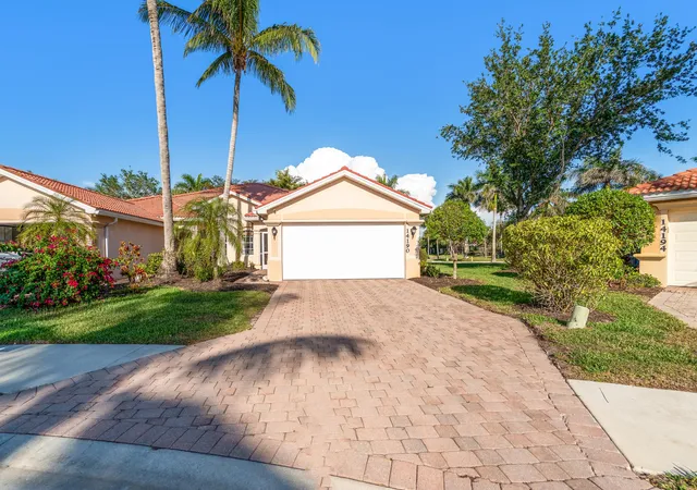 Photo 1 of Single family home for sale at 14190 Fall Creek Ct, Naples, FL 34114 | MLS# R11077806 | Listing updated on 2026-09-15