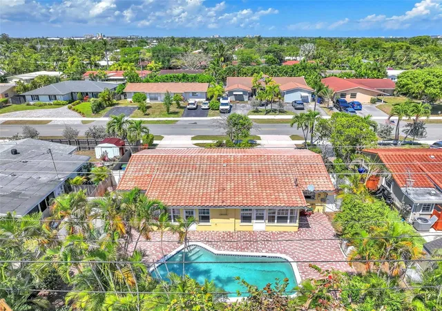 Photo 3 of Sale Pending at 1910 Ne 56th Street, Fort Lauderdale, FL 33308 | MLS# F10514742 | Listing updated on 2026-09-16