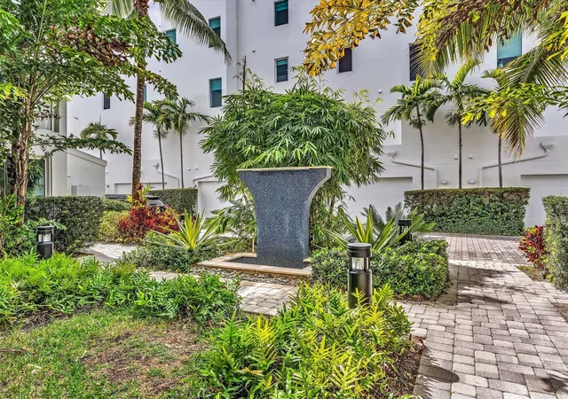 Photo 2 of Townhouse for sale at 733 Ne 4th Ave #733, Fort Lauderdale, FL 33304 | MLS# F10458671 | Listing updated on 2026-09-23