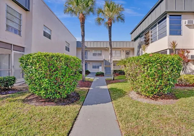 Photo 3 of Condo for sale at 298 Burgundy G, Delray Beach, FL 33484 | MLS# R11109323 | Listing updated on 2026-09-14