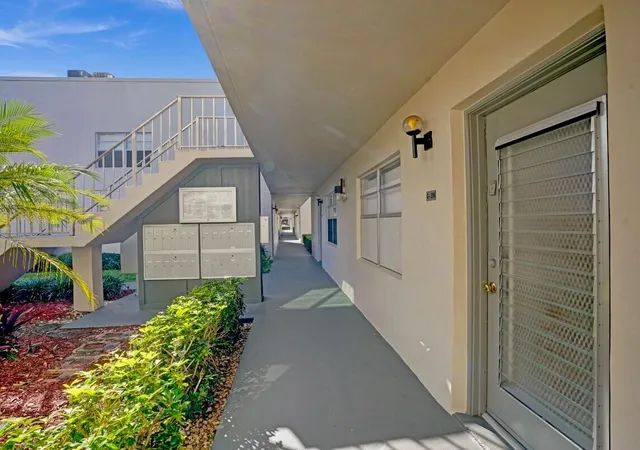 Photo 4 of Condo for sale at 298 Burgundy G, Delray Beach, FL 33484 | MLS# R11109323 | Listing updated on 2026-09-14
