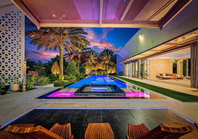 Photo 1 of Mansion for sale at 8119 Man O War Rd, Palm Beach Gardens, FL 33418 | MLS# R11082086 | Listing updated on 2026-09-13
