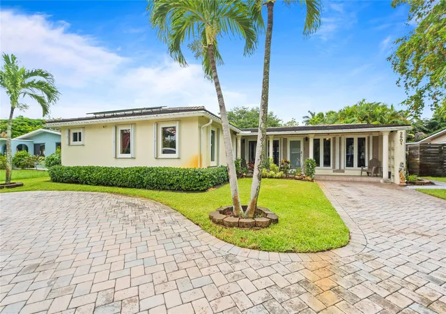 Photo 3 of Single family home for sale at 2501 NW 8th Avenue, Wilton Manors, FL 33311 | MLS# F10517555 | Listing updated on 2026-09-28