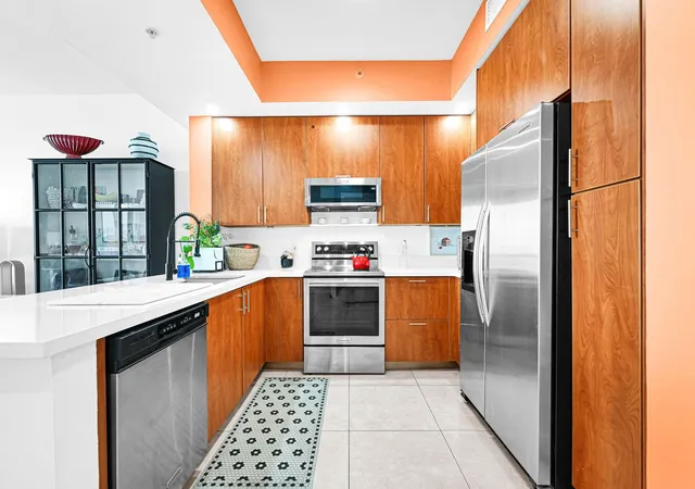 Photo 3 of Sale Pending at 315 Ne 3rd Ave #1008, Fort Lauderdale, FL 33301 | MLS# F10517921 | Listing updated on 2026-09-25