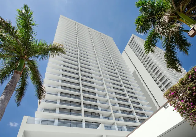 Photo 2 of Condo for sale at 529 S Flagler Dr #Th3g, West Palm Beach, FL 33401 | MLS# R11038205 | Listing updated on 2026-10-06