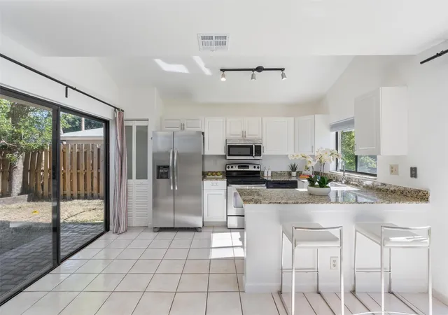 Photo 3 of Sale Pending at 722 NW 132nd Terrace #722, Plantation, FL 33325 | MLS# F10473293 | Listing updated on 2026-09-15
