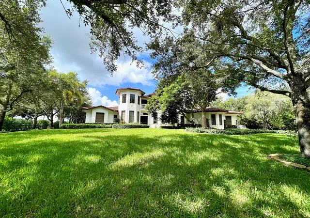 Photo 1 of Single family home for sale at 2957 Appaloosa Trl N, Wellington, FL 33414 | MLS# R11101699 | Listing updated on 2026-09-23