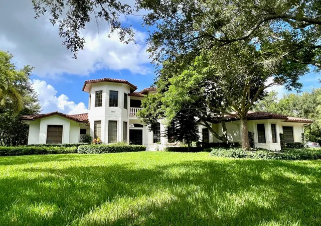 Photo 2 of Single family home for sale at 2957 Appaloosa Trl N, Wellington, FL 33414 | MLS# R11101699 | Listing updated on 2026-09-23