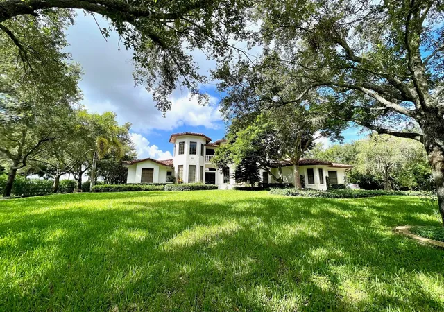 Photo 3 of Single family home for sale at 2957 Appaloosa Trl N, Wellington, FL 33414 | MLS# R11101699 | Listing updated on 2026-09-23