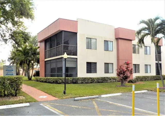 Photo 3 of Condo for sale at 15036 Ashland Ln #69, Delray Beach, FL 33484 | MLS# R10998565 | Listing updated on 2026-09-14